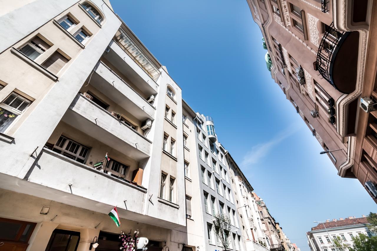 Mickey'S Flat Close To Budapest Whale Apartment Exterior photo